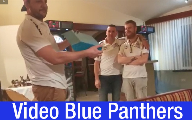Blue Panthers mit neuen Shirts überrascht